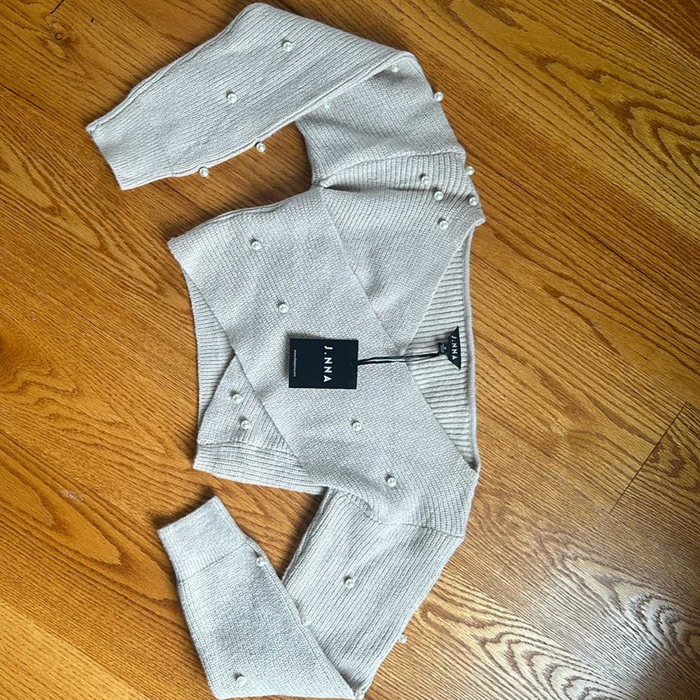 Pearl Next Door Cropped Pearl Embellished Sweater (Oatmeal) size M